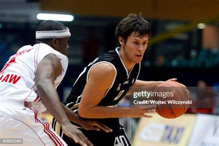 NBA Great: Dewan Robinson's Rise To Stardom