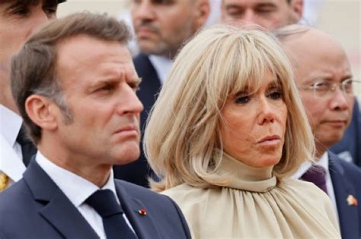 Does Brigitte Macron Wear A Wig?