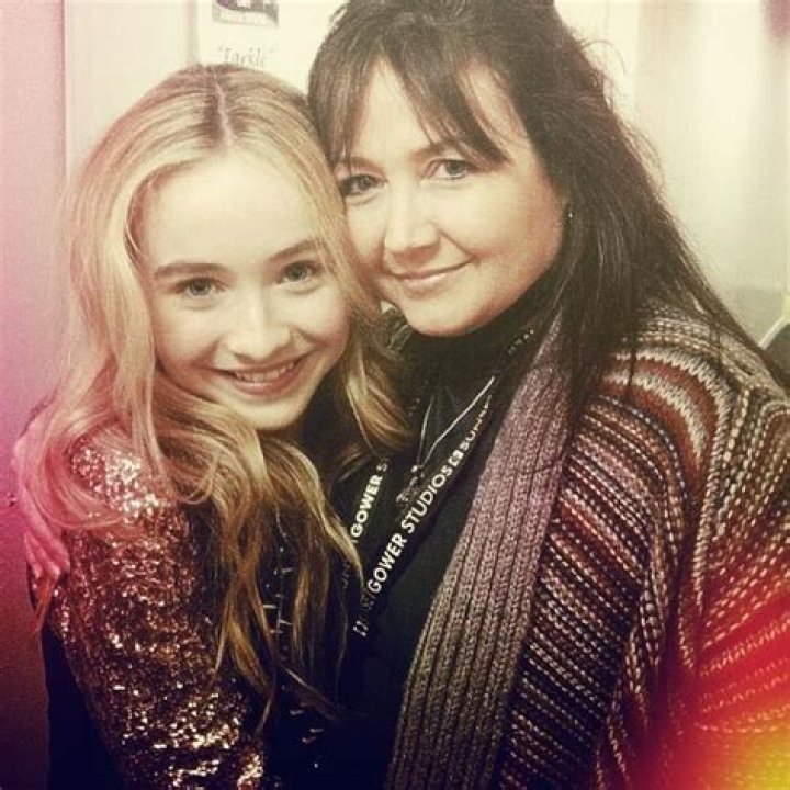 Unraveling The Connection: Elizabeth Carpenter And Sabrina Carpenter