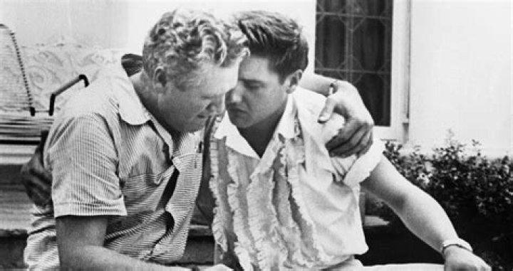 The Tragic Loss: Elvis Presley's Mother's Demise