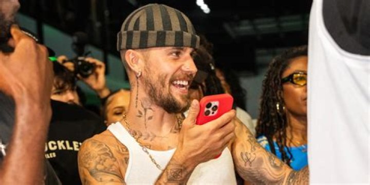 Justin Bieber: The Canadian Pop Icon