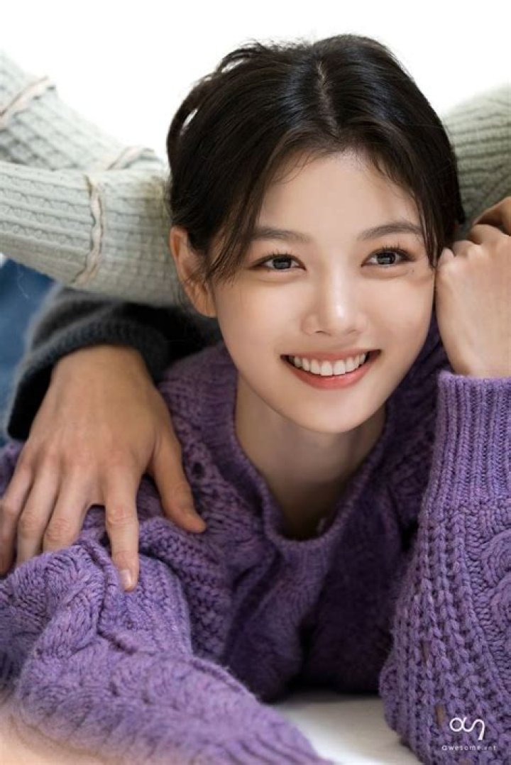Unveiling The Elegance: Kim Yoo-jung Height In CM