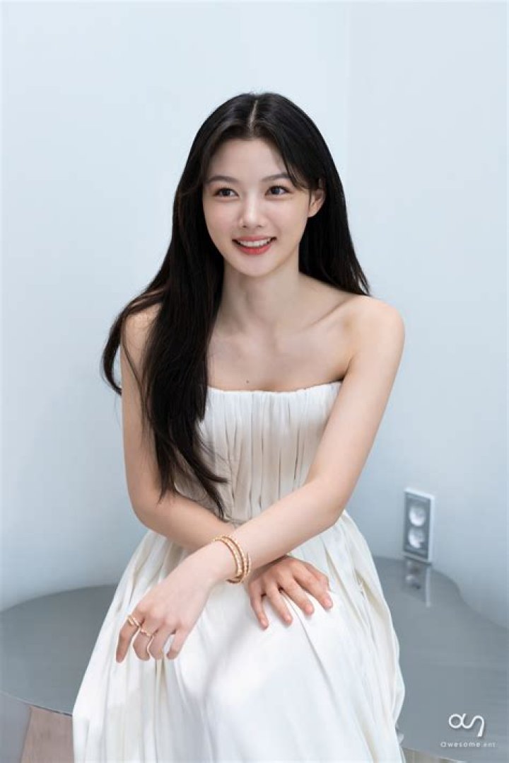 Unveiling The Wealth Of Kim Yoo-jung: A Deep Dive Into Her Net Worth