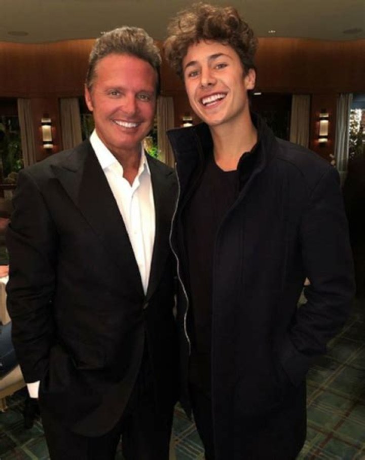 Discovering Luis Miguel: How Tall Is He?