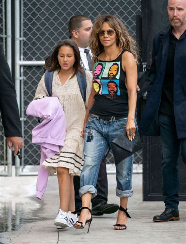 Unveiling The Profound Influence Of Mena Suvari's Parents