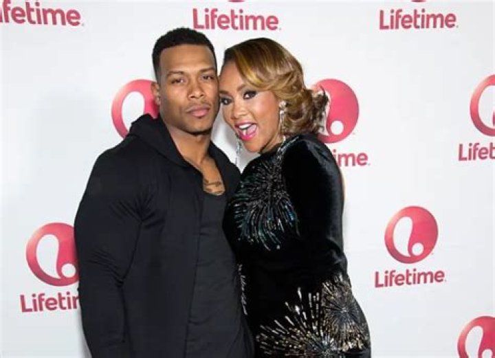 Michael Bolwaire Net Worth