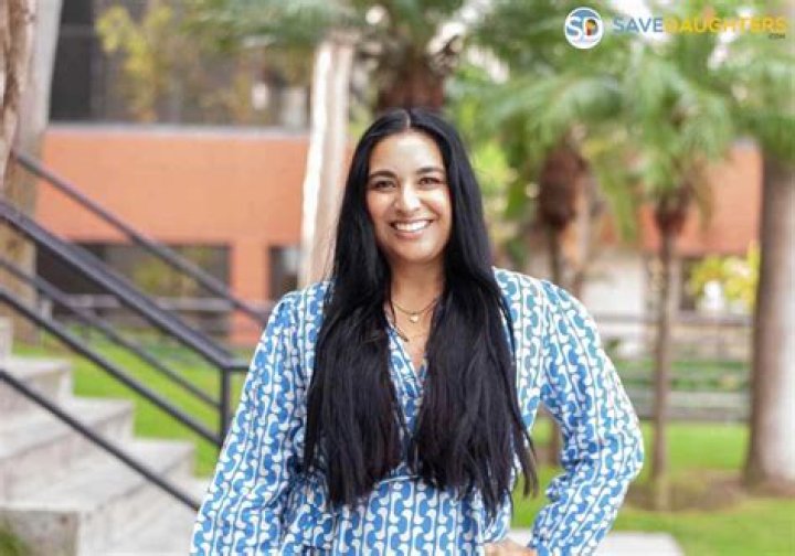 A Guide To Nina Aouilk's Father: Background And Influence