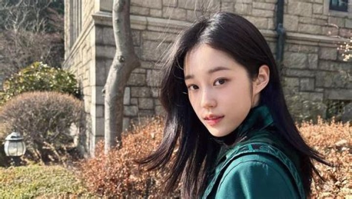 Unveiling The Enigmatic Roh Yeon Seo: A Rising Star In The Entertainment Industry