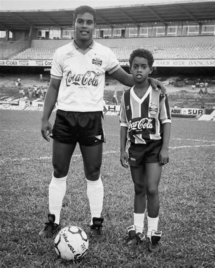 Unveiling The Legacy Of Ronaldinho's Father: A Glimpse Into The Man Behind The Magic