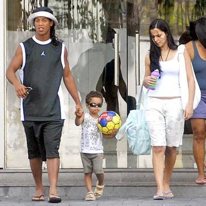 Unveiling The Life Of Ronaldinho's Spouse: Love, Legacy, And Beyond