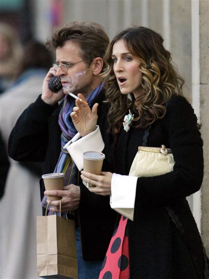 Uncover The Health Risks Of Sarah Jessica Parker's Smoking Habit