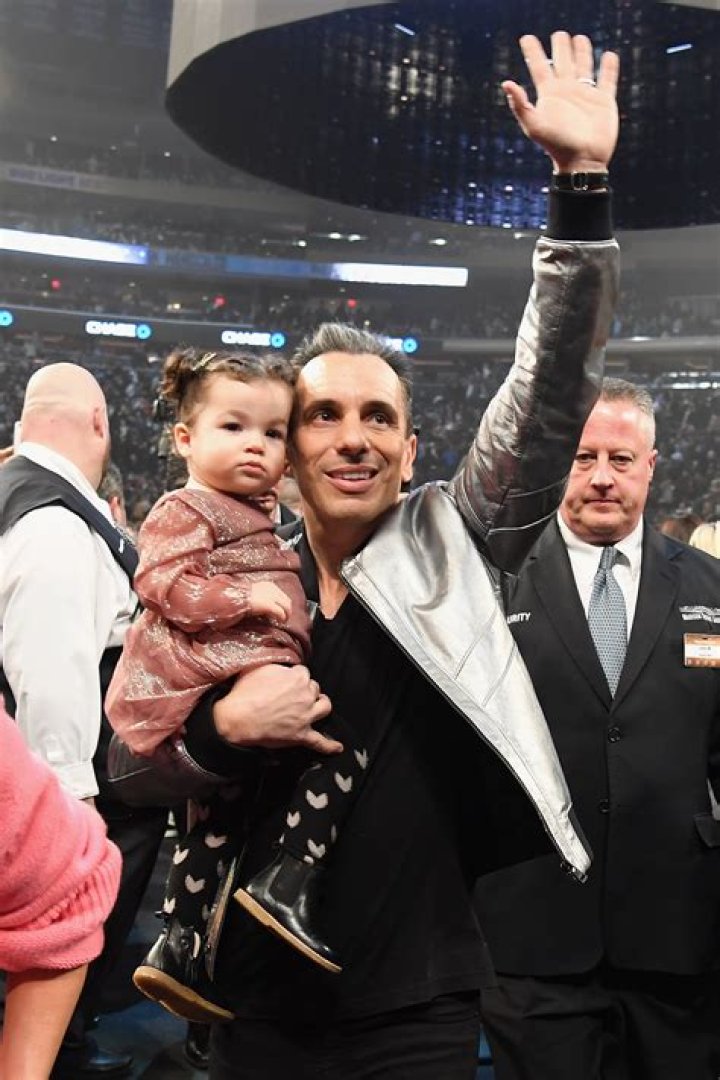 Sebastian Maniscalco's Hilarious Kids Names: A Comedic Twist