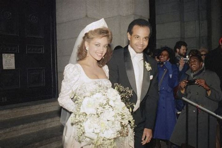 Who Vanessa Williams Married To