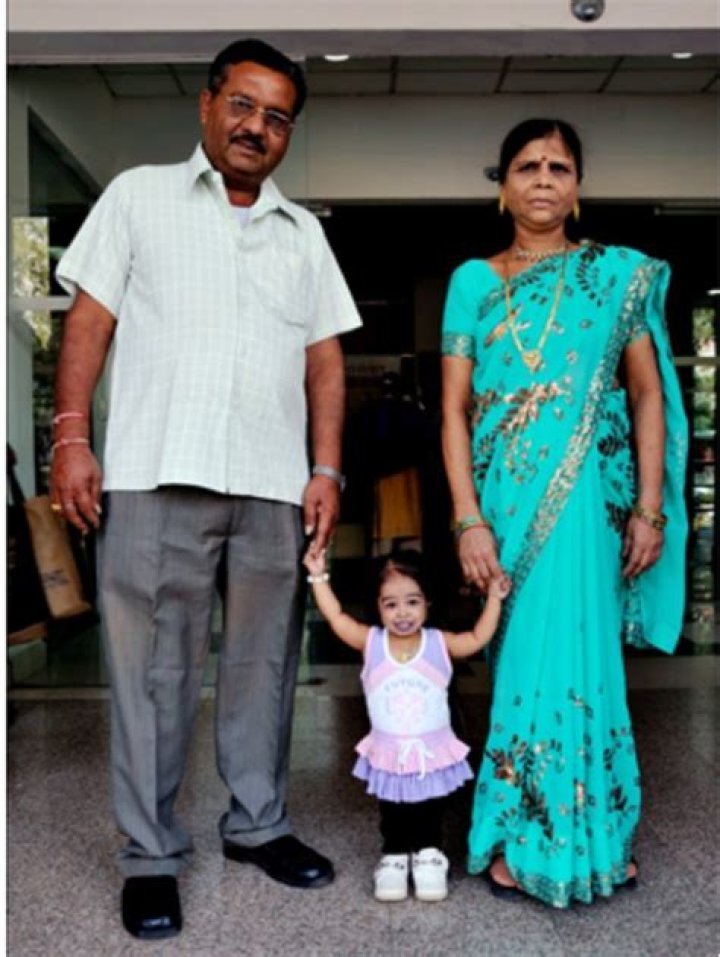 The Extraordinary Love Story Of The World's Smallest Woman And Her Husband